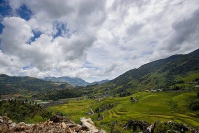 青草山地